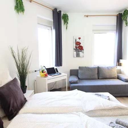 Отель Downtown - Im Herzen Von & Komfortable Boxspringbetten *