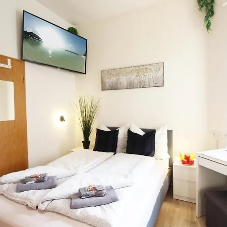 Downtown - Im Herzen Von & Komfortable Boxspringbetten Hotel *