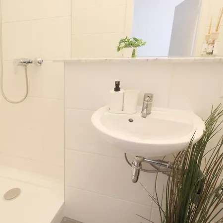 Downtown - Im Herzen Von & Komfortable Boxspringbetten *