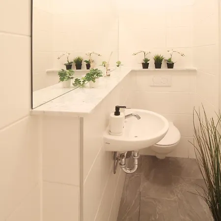 Отель Downtown - Im Herzen Von & Komfortable Boxspringbetten